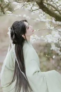 Pure Elegance of Qi Luo Sheng De Xiao Su Su Amidst Spring Blossoms - YiTuYu Vol.8817 - image 14