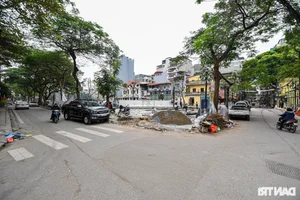 Hanoi Completes New Night Food Street on Truc Bach Lake Peninsula for Food Enthusiasts - image 6