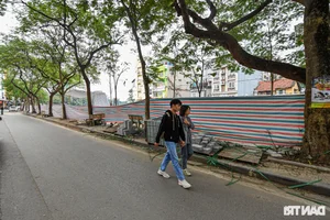 Hanoi Completes New Night Food Street on Truc Bach Lake Peninsula for Food Enthusiasts - image 9