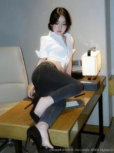 Modern Elegance with Zhi Zhi in XiuRen No.10785: A Chic Office Vibe - image 3