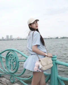 Exploring the Sophisticated and Glamorous Fashion Evolution of Miss Vietnam Do Thi Ha - image 7