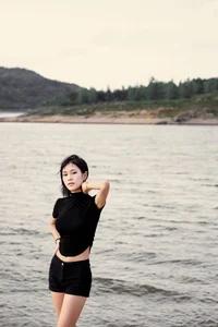 Minimalist Elegance in YiTuYu Art Language Vol.4936 Featuring Model Win - image 9