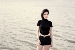 Minimalist Elegance in YiTuYu Art Language Vol.4936 Featuring Model Win - image 0