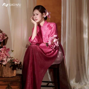 Timeless Grace: Elegant Vietnamese Ao Dai Style - image 4