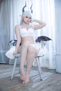 Coser Yu Yu Transforms into Altima Tia: Ethereal White Fantasy Beauty (40P) - image 12