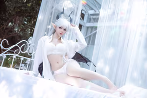 Coser Yu Yu Transforms into Altima Tia: Ethereal White Fantasy Beauty (40P) - image 2