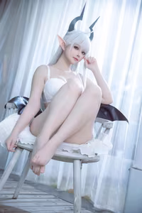 Coser Yu Yu Transforms into Altima Tia: Ethereal White Fantasy Beauty (40P) - image 7