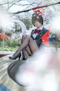 Discover Tsubaki Guide Cosplay by Shi Liang Yu: Charming Elegance Unleashed. - image 10