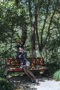 Discover Tsubaki Guide Cosplay by Shi Liang Yu: Charming Elegance Unleashed. - image 3