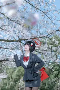 Discover Tsubaki Guide Cosplay by Shi Liang Yu: Charming Elegance Unleashed. - image 7