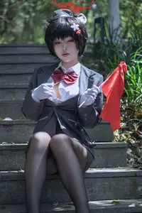 Discover Tsubaki Guide Cosplay by Shi Liang Yu: Charming Elegance Unleashed. - image 14