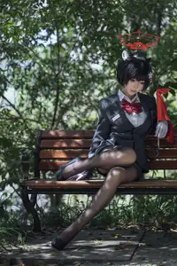 Discover Tsubaki Guide Cosplay by Shi Liang Yu: Charming Elegance Unleashed. - image 8