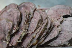 Exploring the Controversial Milk Tea Beef Noodles Trend in Hanoi - image 7