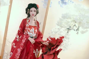 YiTuYu Art Language Vol.5633: Featuring the Stunning Qi Luo Sheng De Xiao Su Su Portrait Collection - image 14
