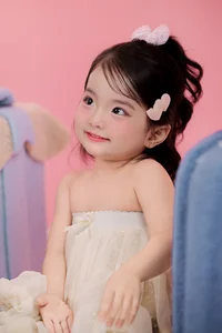 Lisa Daughter of Khanh Thi and Phan Hien Stuns with Living Doll Visuals - image 10