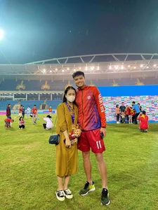A Romantic Milestone: Vietnam U23 Striker Proposes to His Longtime Partner in a Stunning Ceremony - image 6