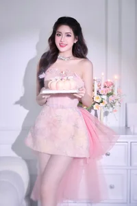 The Radiant Journey of Phan Phuong Oanh: A Celebration of Beauty, Talent, and Grace - image 5
