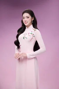 The Radiant Journey of Phan Phuong Oanh: A Celebration of Beauty, Talent, and Grace - image 7
