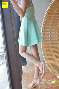 Xiao Xue Presents: The Wavy Hair and Coffee Silk Aesthetic - image 69