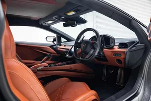The breathtaking Lamborghini Revuelto in exclusive $9,000 metallic bronze finish - image 0