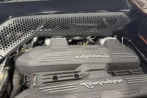 The breathtaking Lamborghini Revuelto in exclusive $9,000 metallic bronze finish - image 4
