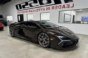 The breathtaking Lamborghini Revuelto in exclusive $9,000 metallic bronze finish - image 2