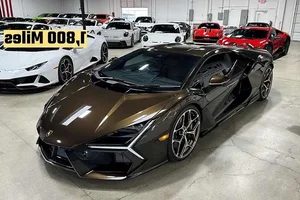 The breathtaking Lamborghini Revuelto in exclusive $9,000 metallic bronze finish - image 1