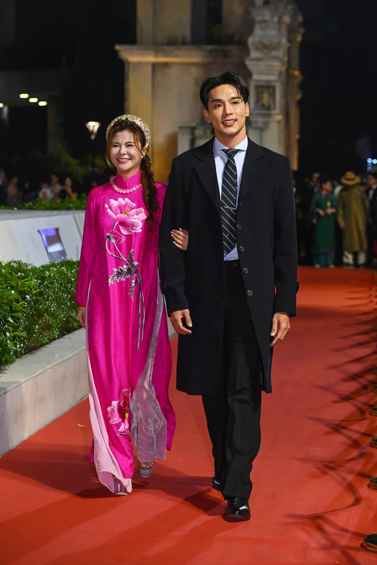 Glamour and Elegance at the Hanoi International Film Festival Red Carpet Highlights