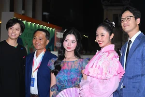 Glamour and Elegance at the Hanoi International Film Festival Red Carpet Highlights - image 7