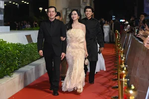Glamour and Elegance at the Hanoi International Film Festival Red Carpet Highlights - image 1