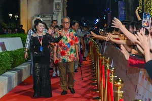 Glamour and Elegance at the Hanoi International Film Festival Red Carpet Highlights - image 6