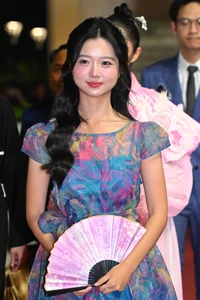 Glamour and Elegance at the Hanoi International Film Festival Red Carpet Highlights - image 8