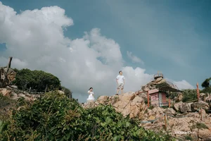 Exploring the Enchanting Coastal Landscapes of Hang Rai: A Must-Visit Destination in Vietnam - image 7