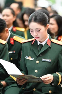 Elegant Beauty and Military Discipline: Discover Chau Anh, the Vietnamese Second Lieutenant and Pageant Runner-up Captivating Social Media Trends - image 4