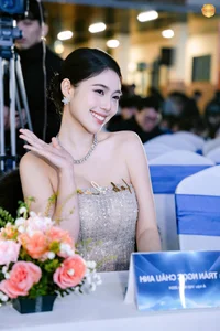 Elegant Beauty and Military Discipline: Discover Chau Anh, the Vietnamese Second Lieutenant and Pageant Runner-up Captivating Social Media Trends - image 0