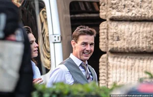 Inside Tom Cruise’s Breathtaking $40 Million Fairytale Estate: A Glimpse into Luxury Living and Stunning Architecture - image 1