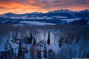 Inside Tom Cruise’s Breathtaking $40 Million Fairytale Estate: A Glimpse into Luxury Living and Stunning Architecture - image 2