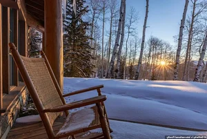 Inside Tom Cruise’s Breathtaking $40 Million Fairytale Estate: A Glimpse into Luxury Living and Stunning Architecture - image 3
