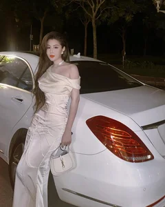 Saigon Hot Girl Showcases Stunning Abs and Tiny Waist in New Viral Gallery - image 2
