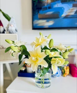 Step Inside the Stunning Flower-Filled Home of Editor Khanh Trang - image 5