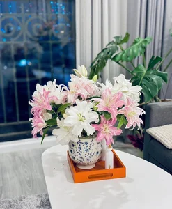 Step Inside the Stunning Flower-Filled Home of Editor Khanh Trang - image 2