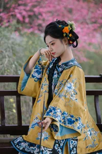 YiTuYu Art Language Vol.7660: A Deep Dive into Contemporary Portraiture Featuring the Elegant Xian Lu - image 24