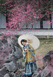 YiTuYu Art Language Vol.7660: A Deep Dive into Contemporary Portraiture Featuring the Elegant Xian Lu - image 9
