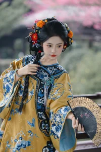 YiTuYu Art Language Vol.7660: A Deep Dive into Contemporary Portraiture Featuring the Elegant Xian Lu - image 1