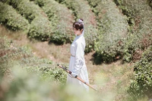 Ling Xiao in YiTuYu Art Language Vol.4517: A Masterclass in Portrait Photography and Aesthetic Grace - image 19