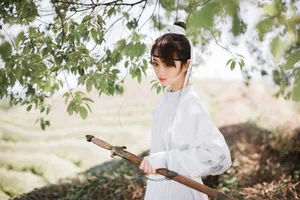 Ling Xiao in YiTuYu Art Language Vol.4517: A Masterclass in Portrait Photography and Aesthetic Grace - image 12