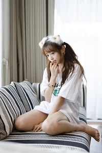 YiTuYu Art Language Vol.10270 Featuring Xiao Yi - 33 High-Quality Artistic Portraits - image 31