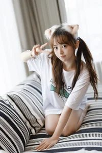 YiTuYu Art Language Vol.10270 Featuring Xiao Yi - 33 High-Quality Artistic Portraits - image 18