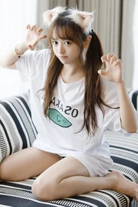 YiTuYu Art Language Vol.10270 Featuring Xiao Yi - 33 High-Quality Artistic Portraits - image 3