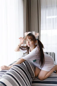 YiTuYu Art Language Vol.10270 Featuring Xiao Yi - 33 High-Quality Artistic Portraits - image 24